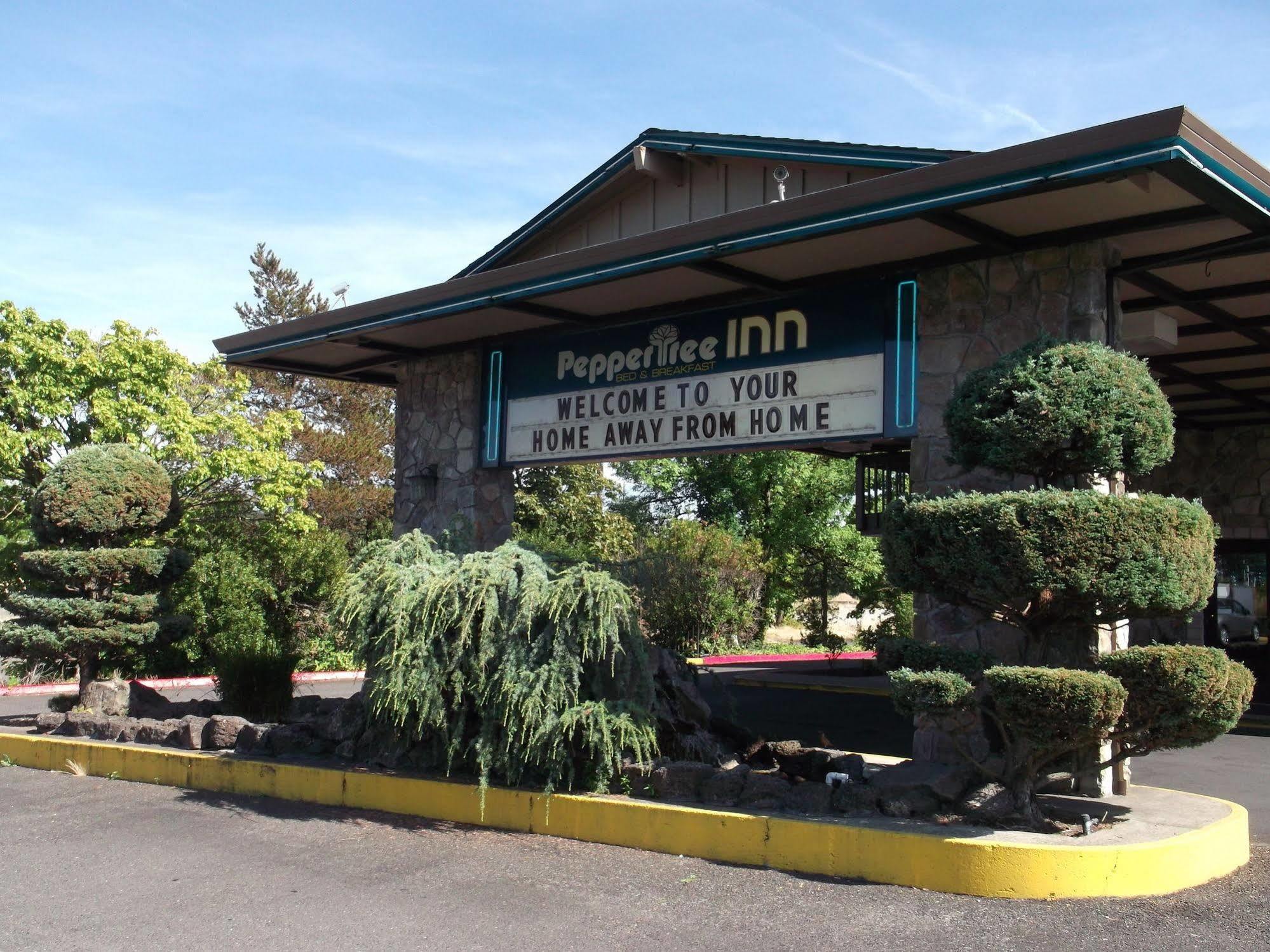 Pepper Tree Inn Beaverton Exterior photo