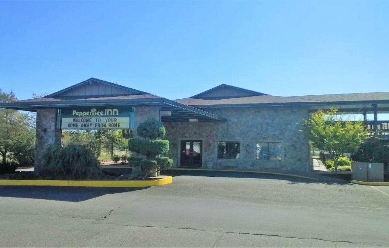 Pepper Tree Inn Beaverton Exterior photo